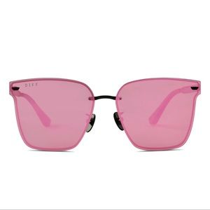NWT // NIB Diff Eyewear Bella V Matte Black Pink Mirror Sunglasses